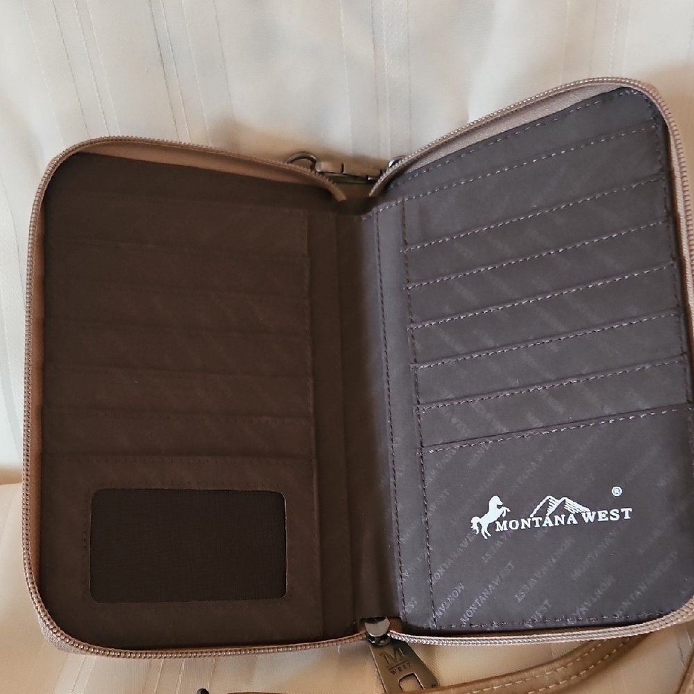 NEW Montana West - Wallet, Phone/Crossbody, Aztec Collection - Picture 5 of 6